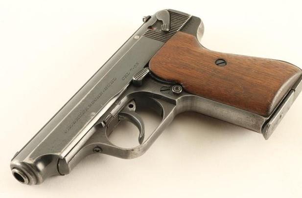 65mm手枪是30年代末为军用或警用而设计的,1940年开始生产.
